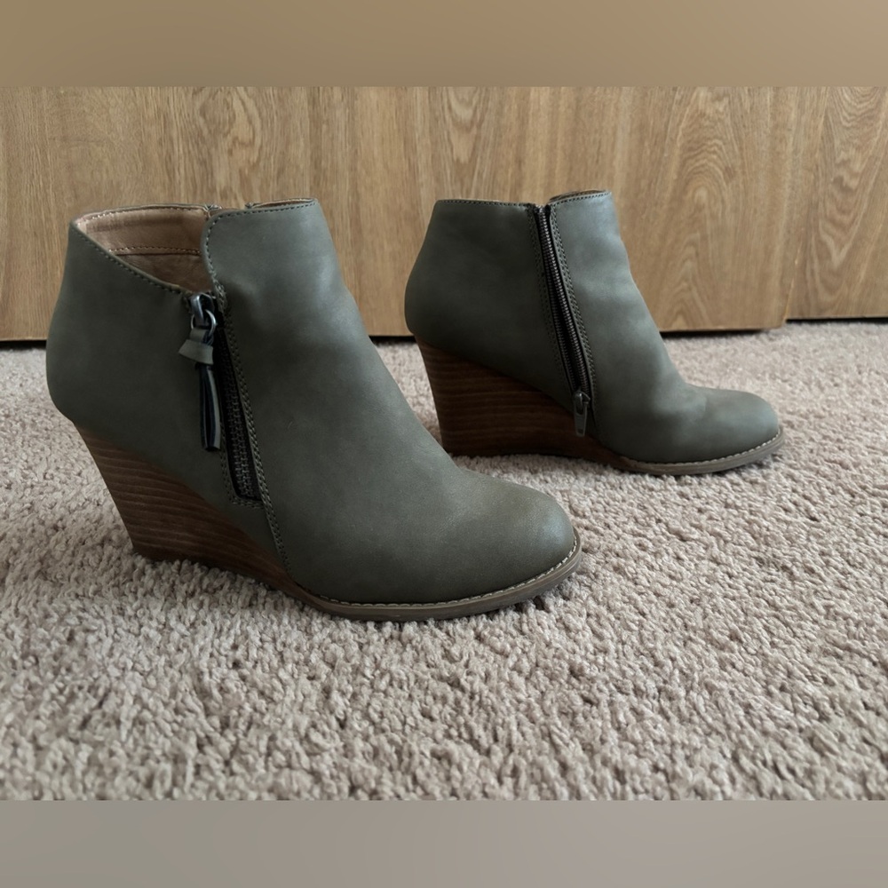 Report Olive Ankle Boots
